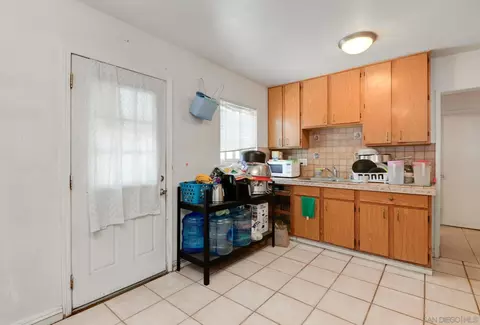 Kitchen - 1328 Buena St, Oceanside, CA 92058 photo 2 of 4