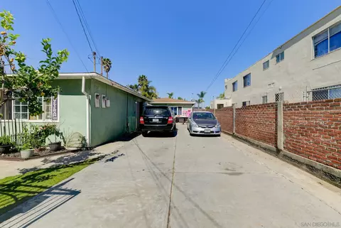 Exterior - 1328 Buena St, Oceanside, CA 92058 photo 6 of 9