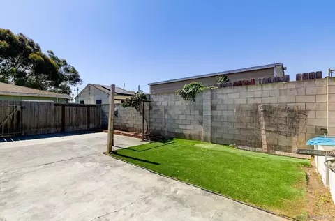 Exterior - 1328 Buena St, Oceanside, CA 92058 photo 4 of 9