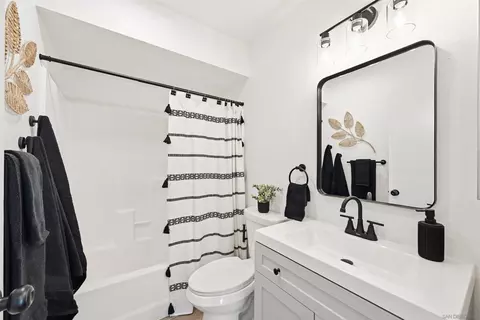 Bath - 10219 Kerrigan St, Santee, CA 92071 photo 1 of 3