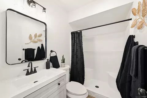 Bath - 10219 Kerrigan St, Santee, CA 92071 photo 2 of 3
