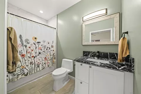 Bath - 16951 Old Coach Rd, Poway, CA 92064 photo 5 of 6