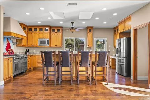 Kitchen - 16951 Old Coach Rd, Poway, CA 92064 photo 7 of 12