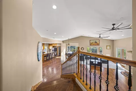Entry Way - 16951 Old Coach Rd, Poway, CA 92064 photo 4 of 4