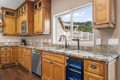 Kitchen - 16951 Old Coach Rd, Poway, CA 92064 photo 2 of 12