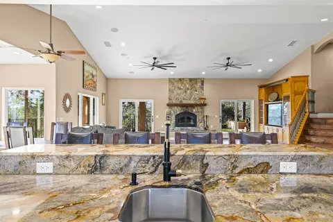 Kitchen - 16951 Old Coach Rd, Poway, CA 92064 photo 8 of 12