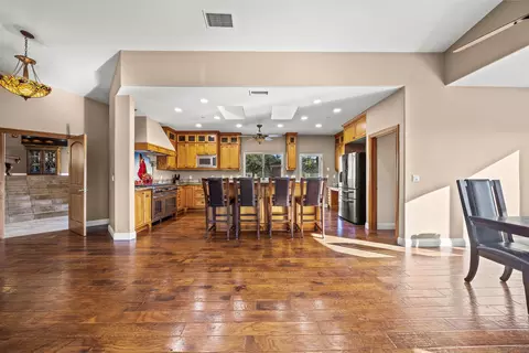 Kitchen - 16951 Old Coach Rd, Poway, CA 92064 photo 9 of 12