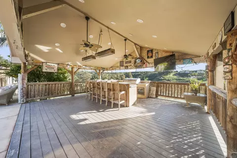 Exterior - 16951 Old Coach Rd, Poway, CA 92064 photo 5 of 7