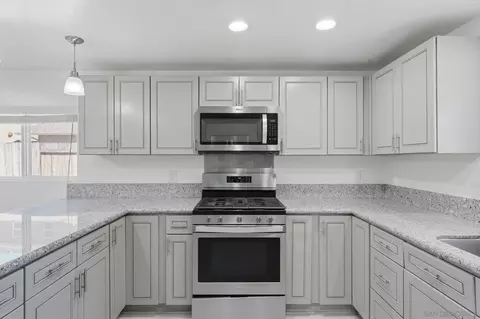 Kitchen - 9676 Cypress Vale Dr, Lakeside, CA 92040 photo 4 of 5