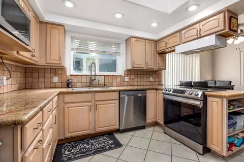 Kitchen - 1673 Hidden Mesa Rd, El Cajon, CA 92019 photo 3 of 4