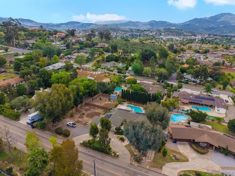 View/Area - 1673 Hidden Mesa Rd, El Cajon, CA 92019 photo 3 of 6
