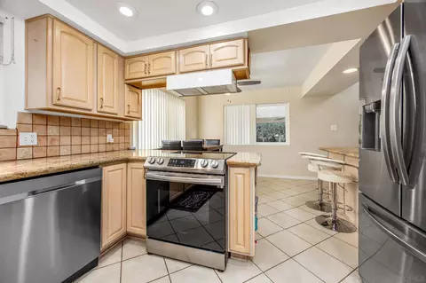 Kitchen - 1673 Hidden Mesa Rd, El Cajon, CA 92019 photo 4 of 4