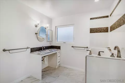 Bath - 2679 Ferdinand Rd, El Cajon, CA 92020 photo 2 of 4