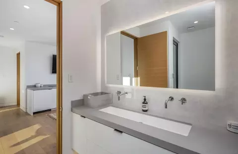 Bath - 521 S Rios Ave, Solana Beach, CA 92075 photo 7 of 7