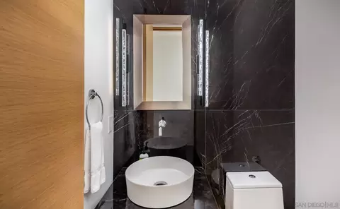 Bath - 521 S Rios Ave, Solana Beach, CA 92075 photo 5 of 7