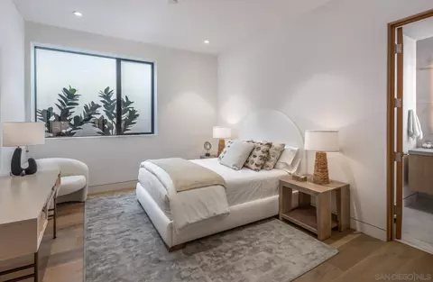 Bedroom - 521 S Rios Ave, Solana Beach, CA 92075 photo 4 of 6