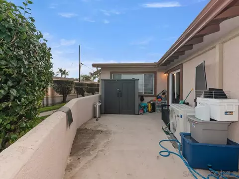 Exterior - 1027-33 Chestnut St, Escondido, CA 92025 photo 6 of 8
