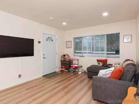 Living - 1027-33 Chestnut St, Escondido, CA 92025 photo 2 of 3