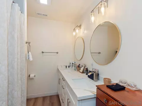 Bath - 1027-33 Chestnut St, Escondido, CA 92025 photo 3 of 5