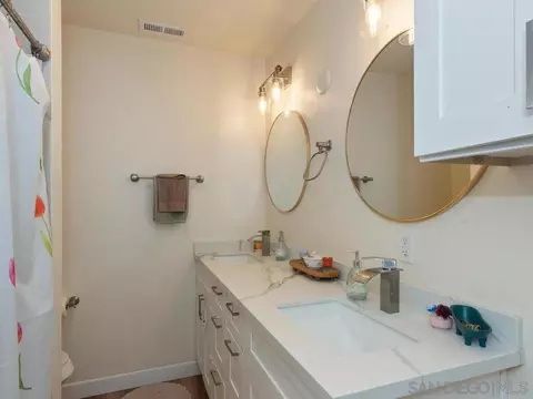 Bath - 1027-33 Chestnut St, Escondido, CA 92025 photo 4 of 5