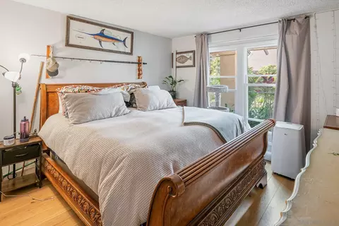 Bedroom - 7945 Shadow Hill Dr, La Mesa, CA 91941 photo 3 of 4