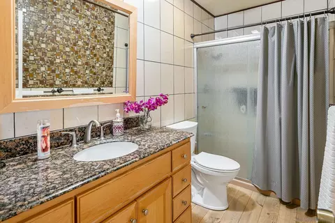 Bath - 7945 Shadow Hill Dr, La Mesa, CA 91941 photo 4 of 4
