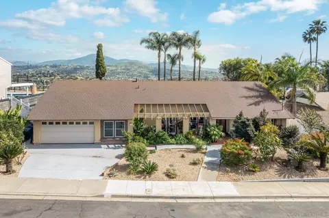 7945 Shadow Hill Dr, La Mesa, CA 91941