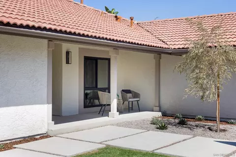 Exterior - 1502 Vanessa Cir, Encinitas, CA 92024 photo 5 of 13