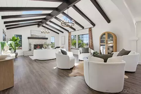 Living - 2024 Grandview Rd, Vista, CA 92084 photo 5 of 11