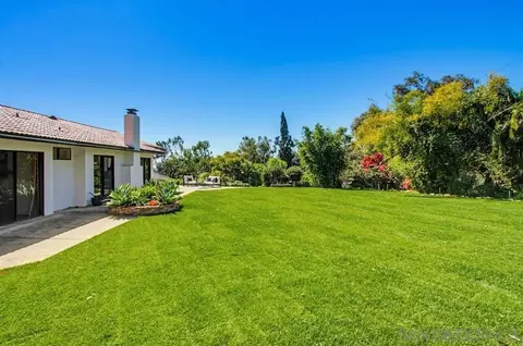 Exterior - 2024 Grandview Rd, Vista, CA 92084 photo 9 of 18