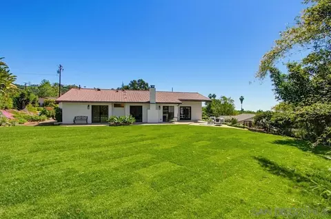 Exterior - 2024 Grandview Rd, Vista, CA 92084 photo 7 of 18