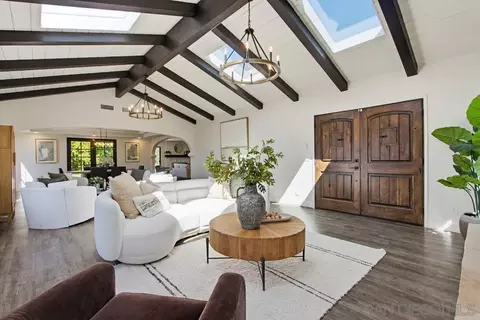 Living - 2024 Grandview Rd, Vista, CA 92084 photo 4 of 11