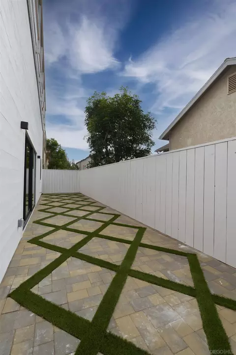 Exterior - 2465 Garfield St, Carlsbad, CA 92008 photo 7 of 7