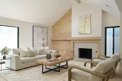 Living - 2465 Garfield St, Carlsbad, CA 92008 photo 2 of 5