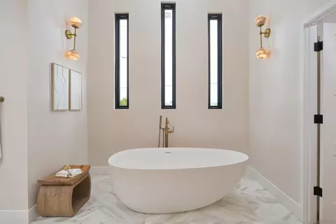 Bath - 2465 Garfield St, Carlsbad, CA 92008 photo 6 of 8