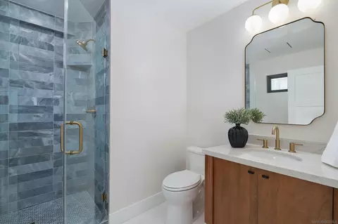 Bath - 2465 Garfield St, Carlsbad, CA 92008 photo 8 of 8