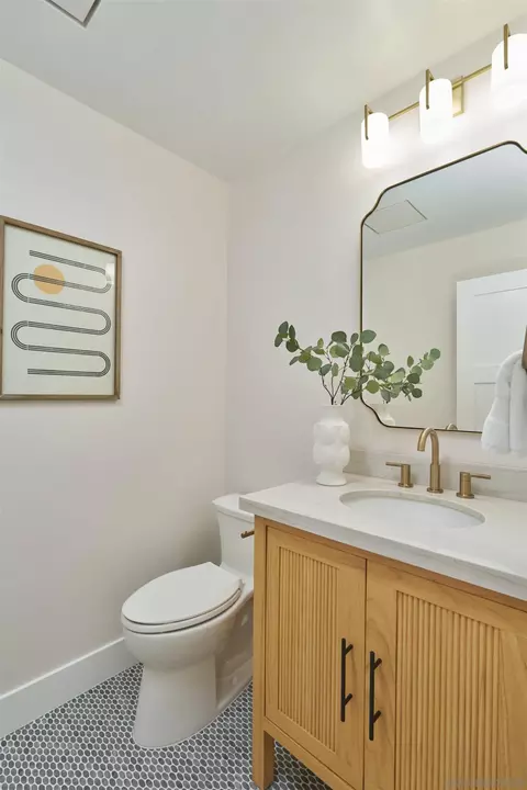 Bath - 2465 Garfield St, Carlsbad, CA 92008 photo 7 of 8