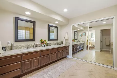 Bath - 52 Spinnaker Way, Coronado, CA 92118 photo 2 of 5