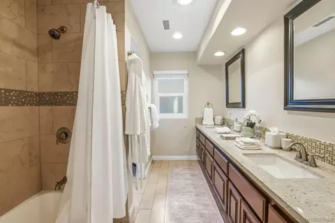 Bath - 52 Spinnaker Way, Coronado, CA 92118 photo 5 of 5