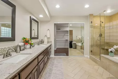 Bath - 52 Spinnaker Way, Coronado, CA 92118 photo 3 of 5