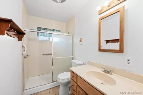 Bath - 660 Mills St, Escondido, CA 92027 photo 1 of 1
