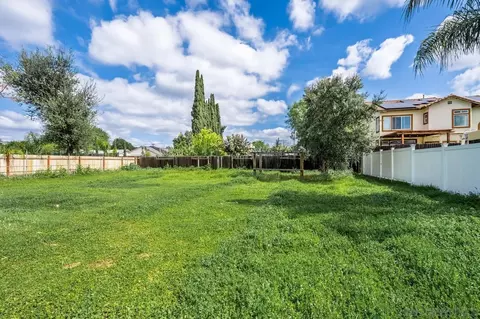 Exterior - 660 Mills St, Escondido, CA 92027 photo 7 of 21