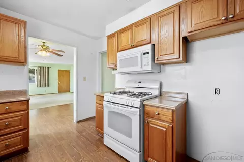 Kitchen - 660 Mills St, Escondido, CA 92027 photo 4 of 4