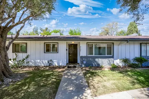 Exterior - 810 E Washington Ave UNIT E, Escondido, CA 92025 photo 2 of 7