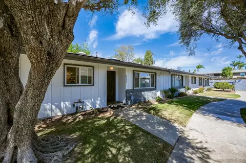 Exterior - 810 E Washington Ave UNIT E, Escondido, CA 92025 photo 3 of 7