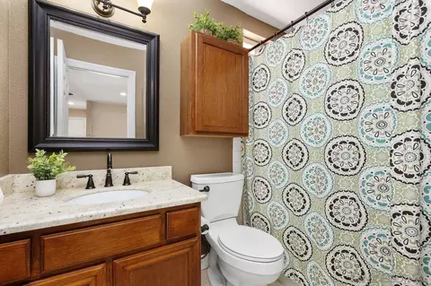 Bath - 14919 Derringer Rd, Poway, CA 92064 photo 5 of 5