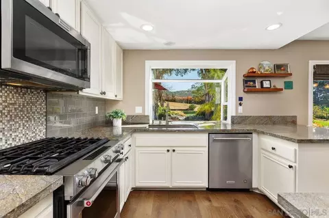 Kitchen - 14919 Derringer Rd, Poway, CA 92064 photo 3 of 6