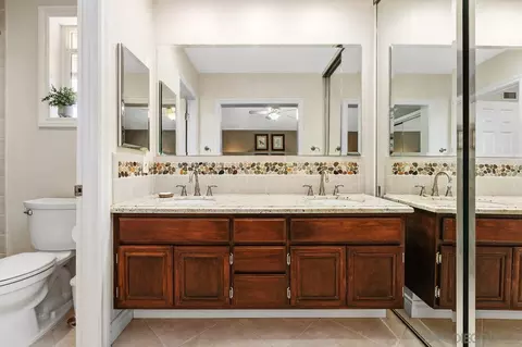 Bath - 14919 Derringer Rd, Poway, CA 92064 photo 2 of 5
