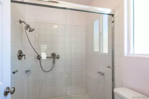 Bath - 5177 Loma Verde, Oceanside, CA 92056 photo 1 of 2