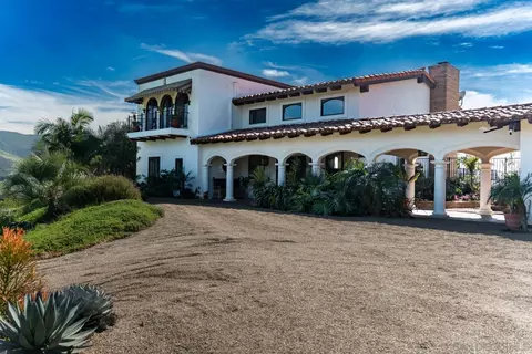 Exterior - 40616 Rock Mountain Dr, Fallbrook, CA 92028 photo 1 of 11